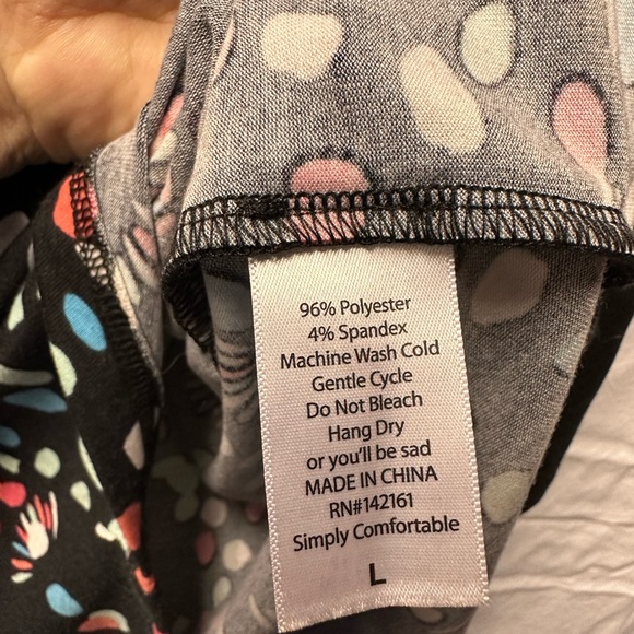 2 Large LuLaRoe Randy shirts - Picture 7 of 7